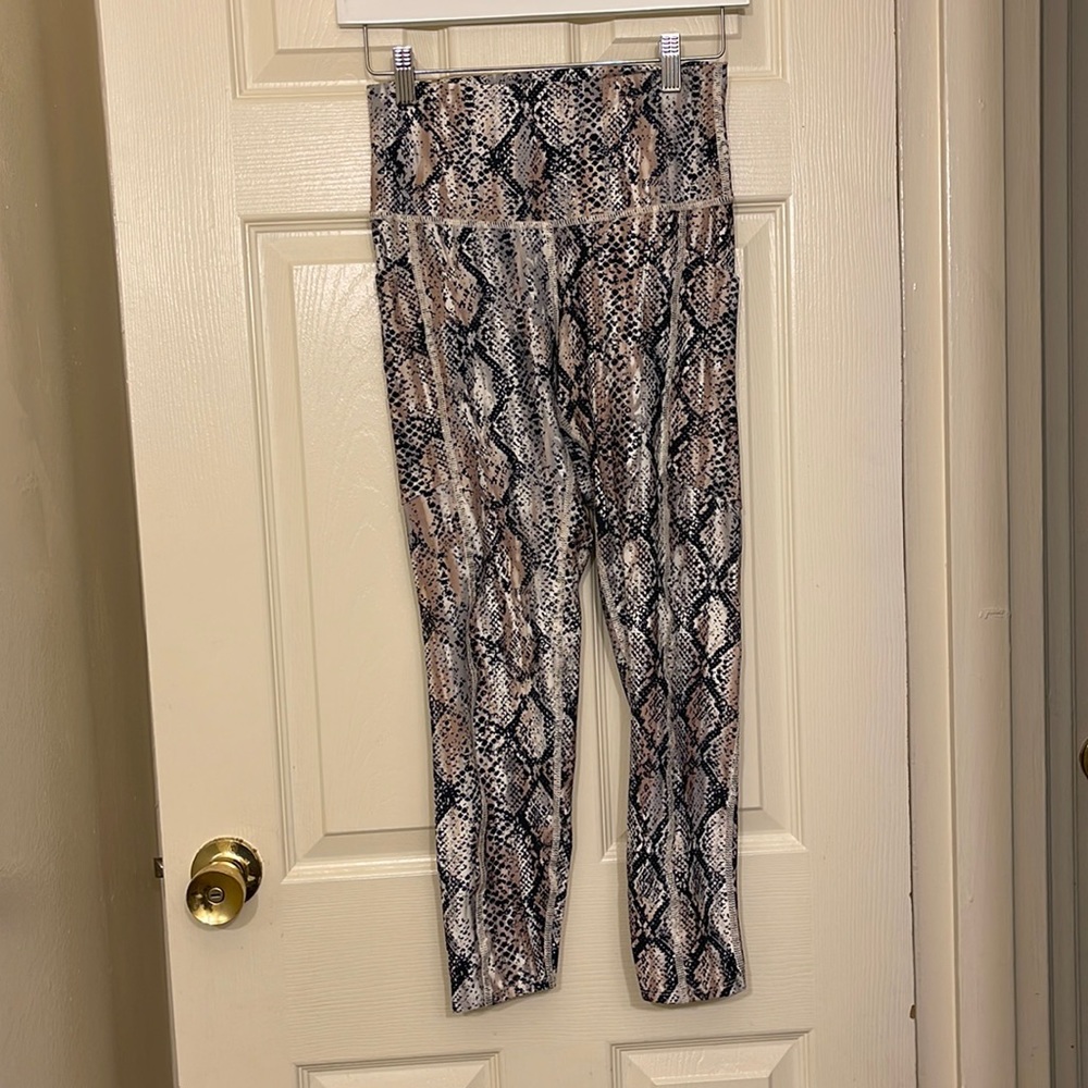 Snake print workout leggings with side pockets